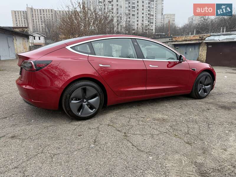 Седан Tesla Model 3 2018 в Киеве