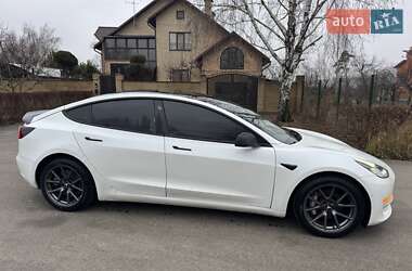 Седан Tesla Model 3 2021 в Києві
