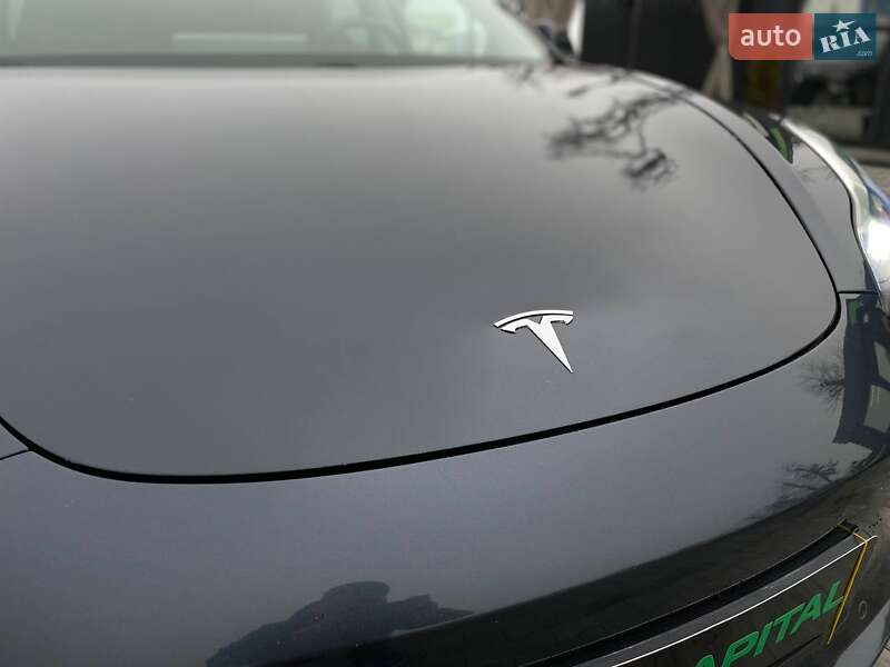 Седан Tesla Model 3 2019 в Киеве