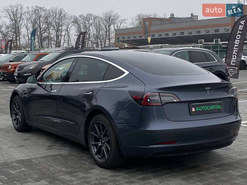 Седан Tesla Model 3 2019 в Киеве