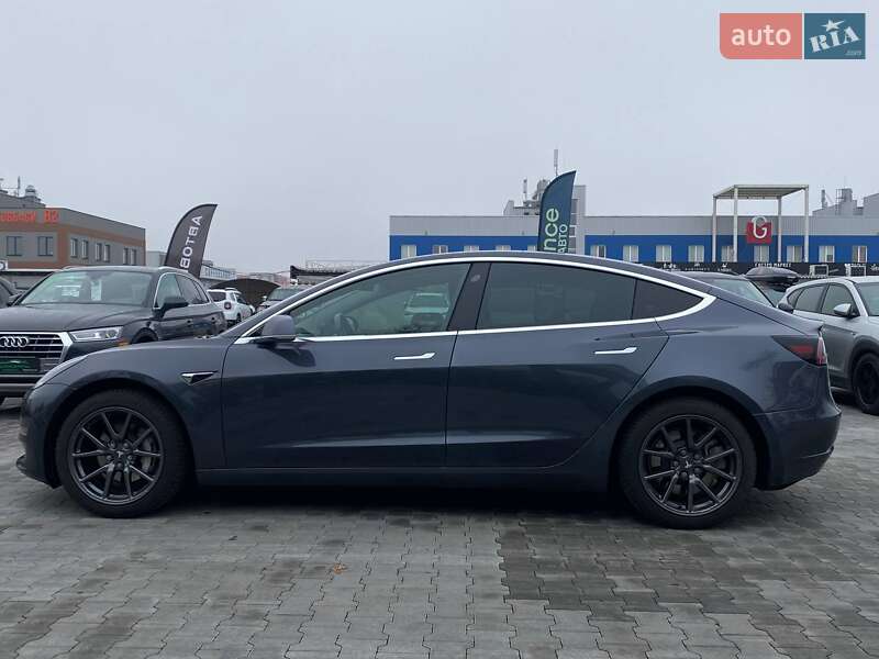 Седан Tesla Model 3 2019 в Киеве