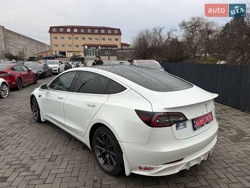 Седан Tesla Model 3 2018 в Луцке фото 3 Седан Tesla Model 3 2018 в Луцке