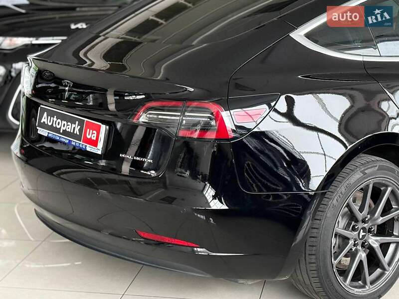 Седан Tesla Model 3 2019 в Одессе