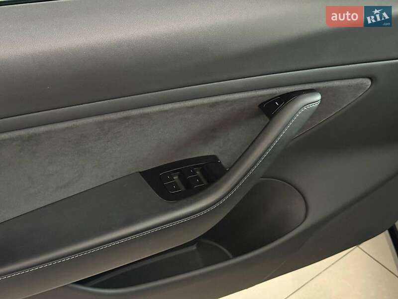 Седан Tesla Model 3 2019 в Одессе