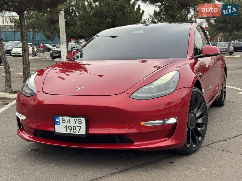 Седан Tesla Model 3 2022 в Одессе