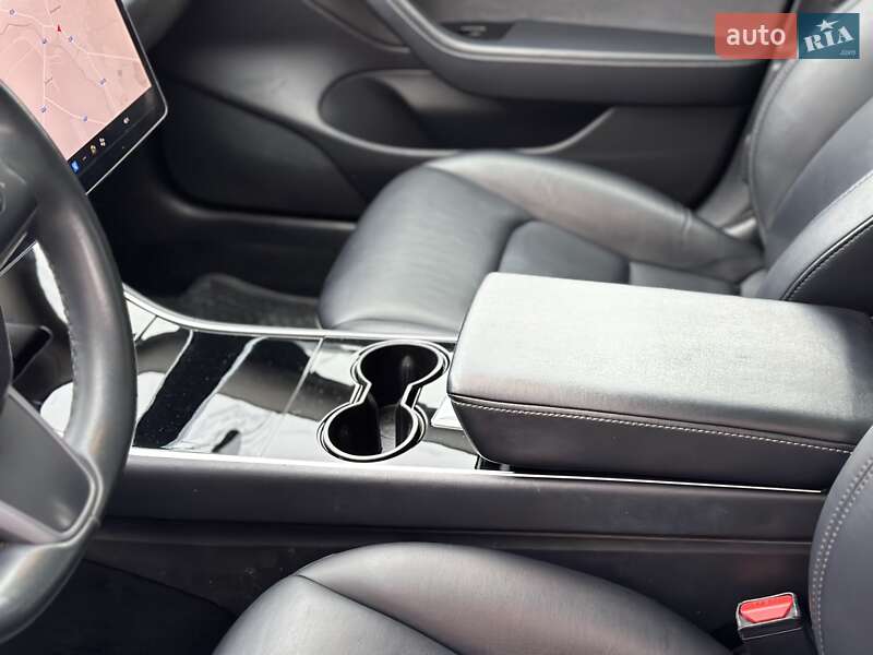 Седан Tesla Model 3 2018 в Владимире