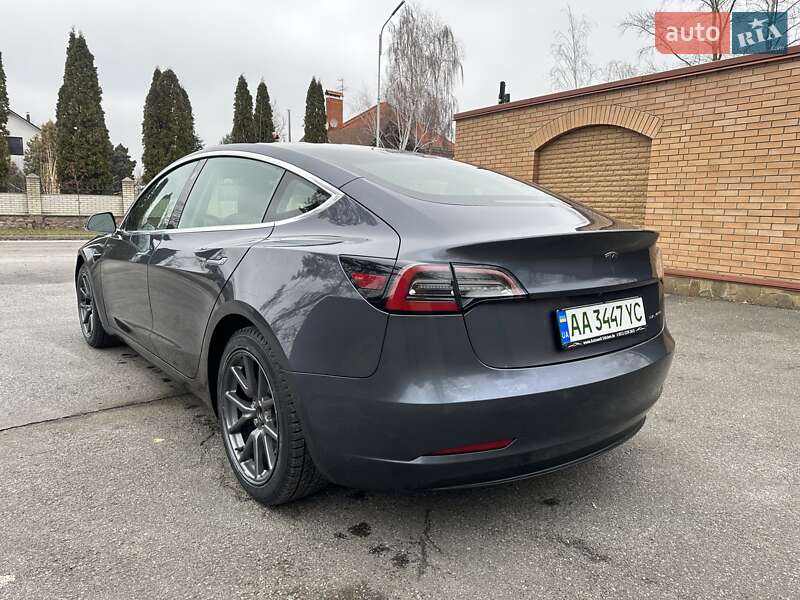 Седан Tesla Model 3 2019 в Киеве