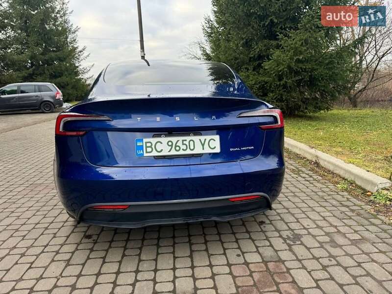 Седан Tesla Model 3 2025 в Львове