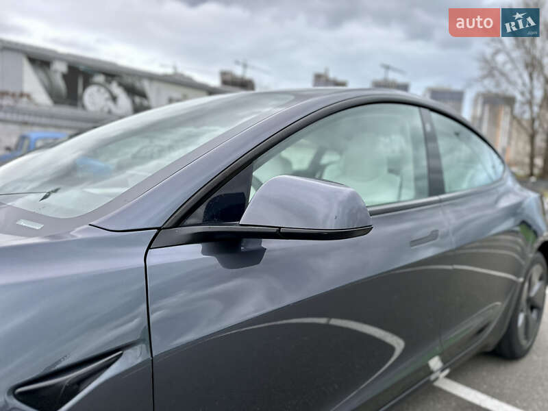 Седан Tesla Model 3 2023 в Киеве