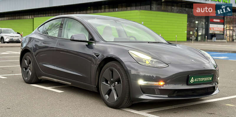 Седан Tesla Model 3 2023 в Киеве