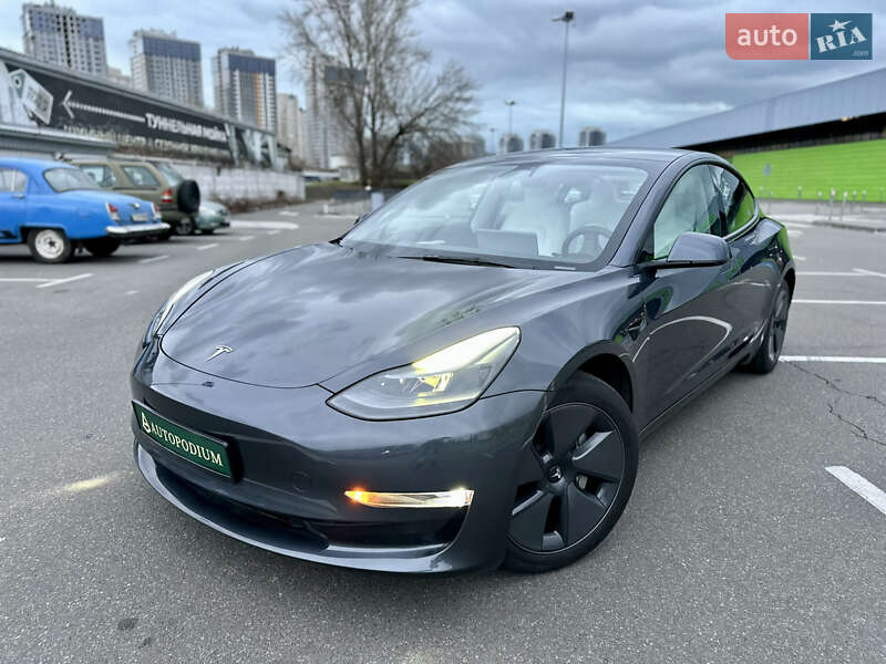 Седан Tesla Model 3 2023 в Киеве