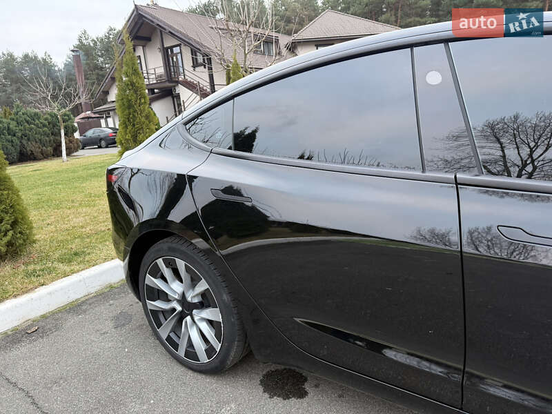 Седан Tesla Model 3 2024 в Киеве