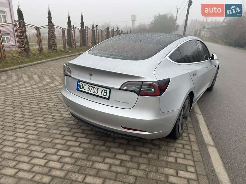 Седан Tesla Model 3 2018 в Пустомытах
