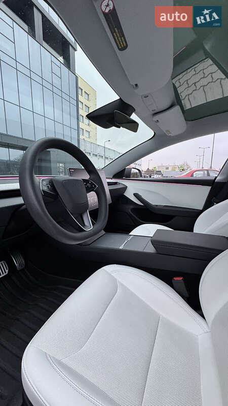 Седан Tesla Model 3 2024 в Львове фото 24 Седан Tesla Model 3 2024 в Львове