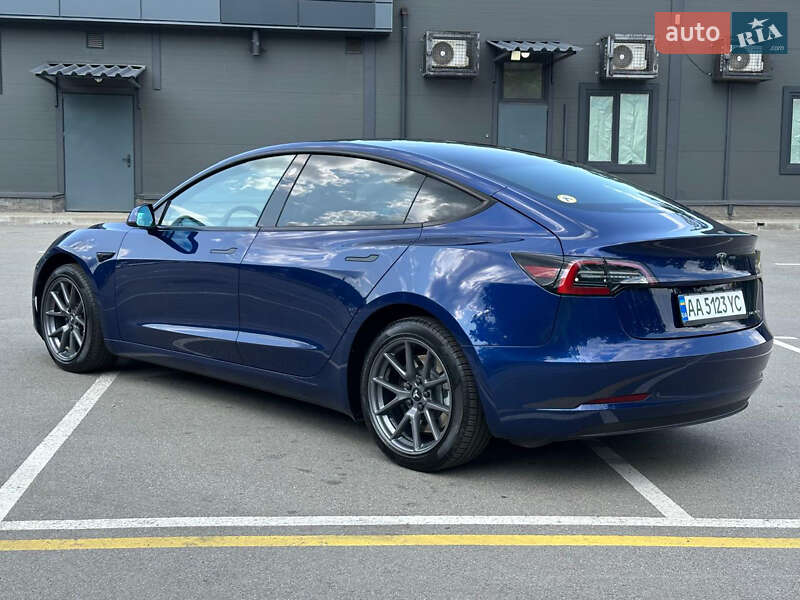 Tesla Model 3 2022