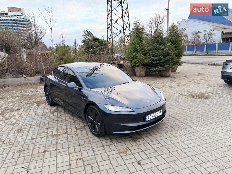 Седан Tesla Model 3 2024 в Днепре