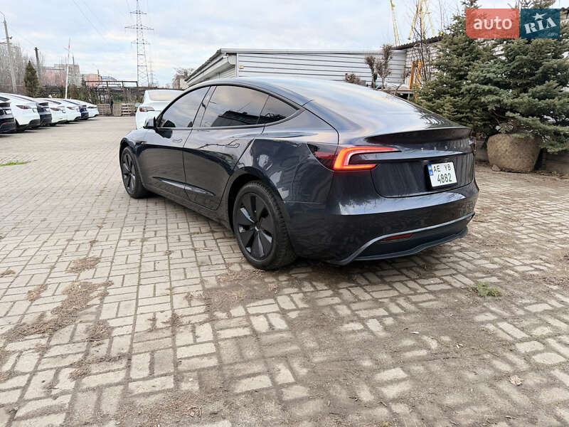 Седан Tesla Model 3 2024 в Днепре