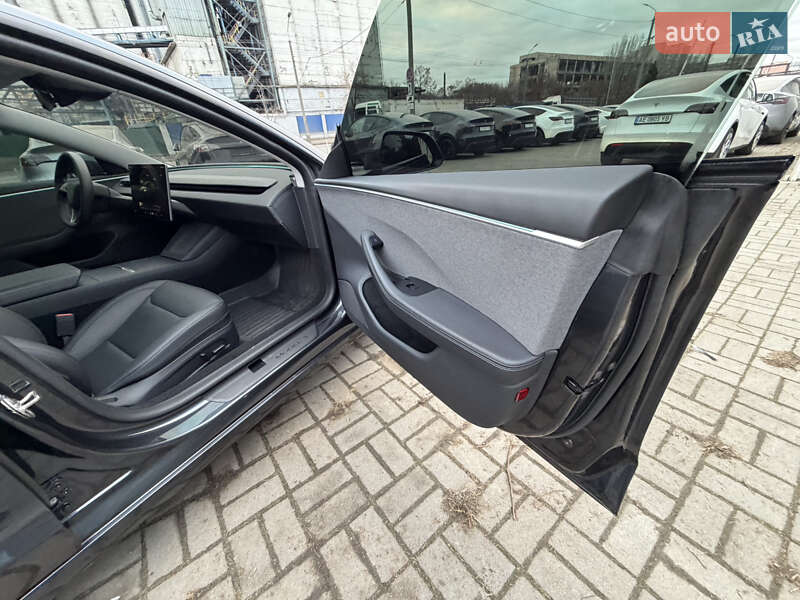 Седан Tesla Model 3 2024 в Днепре