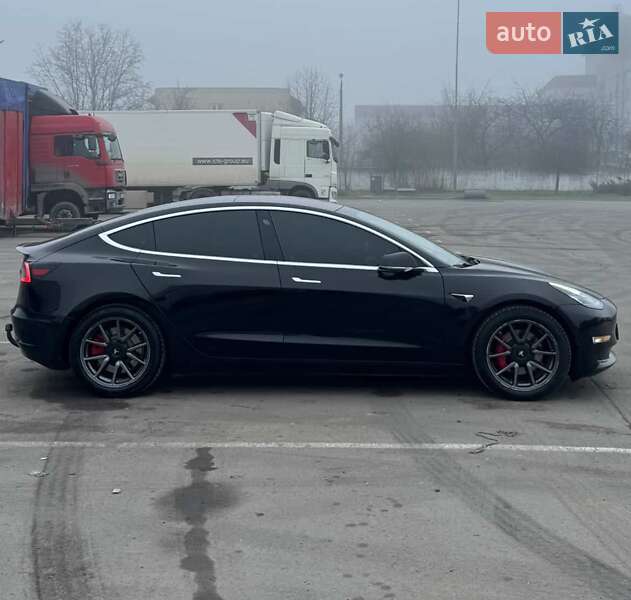 Седан Tesla Model 3 2019 в Чернівцях фото 4 Седан Tesla Model 3 2019 в Чернівцях