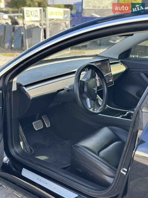 Седан Tesla Model 3 2019 в Чернівцях фото 9 Седан Tesla Model 3 2019 в Чернівцях