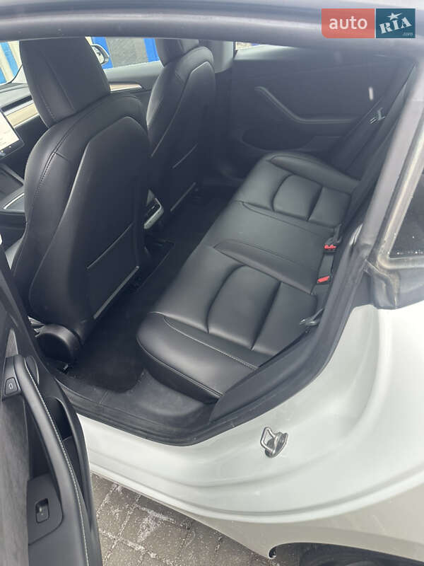 Седан Tesla Model 3 2021 в Днепре
