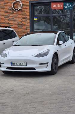 Седан Tesla Model 3 2022 в Кременчуге