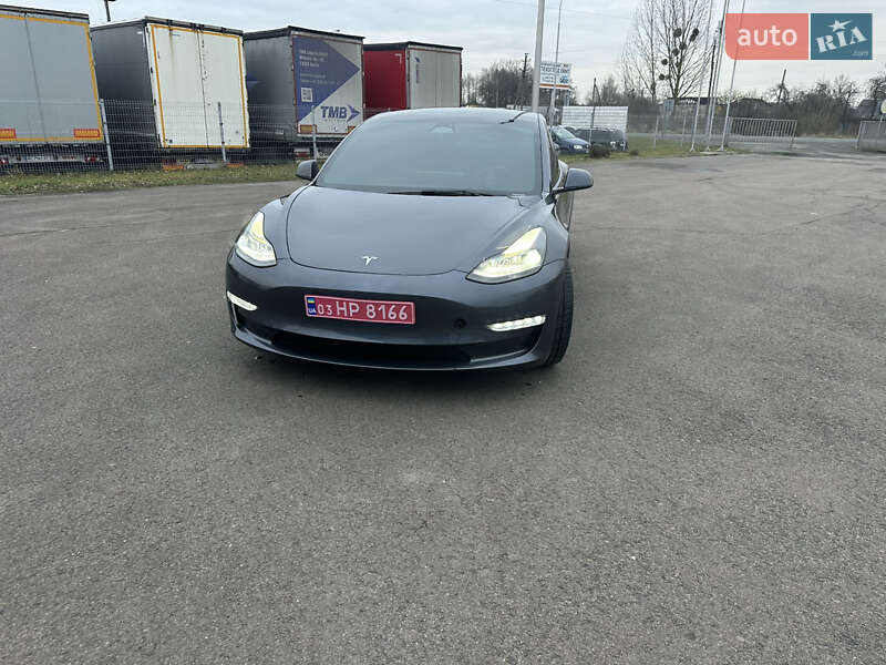 Седан Tesla Model 3 2022 в Киеве