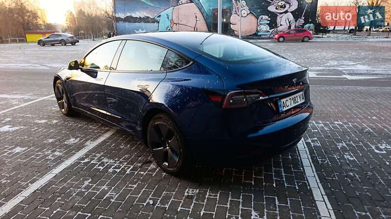Седан Tesla Model 3 2022 в Луцке