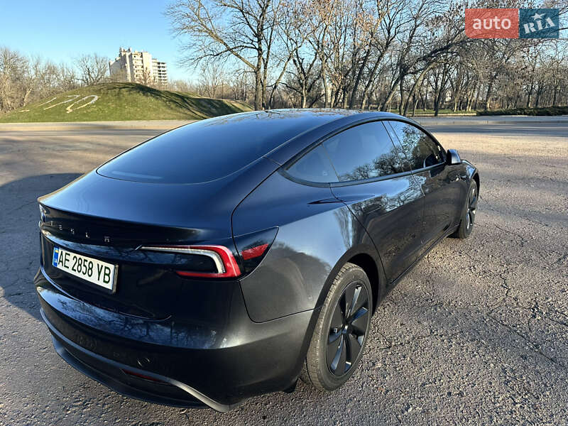 Седан Tesla Model 3 2024 в Кропивницькому