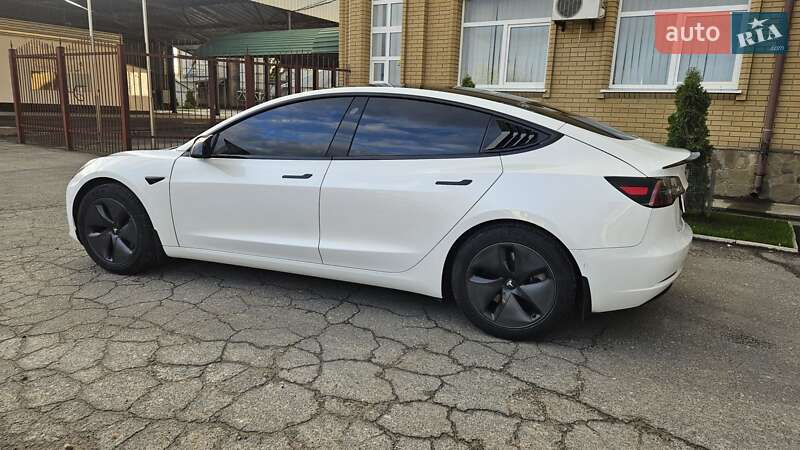 Седан Tesla Model 3 2019 в Знаменке