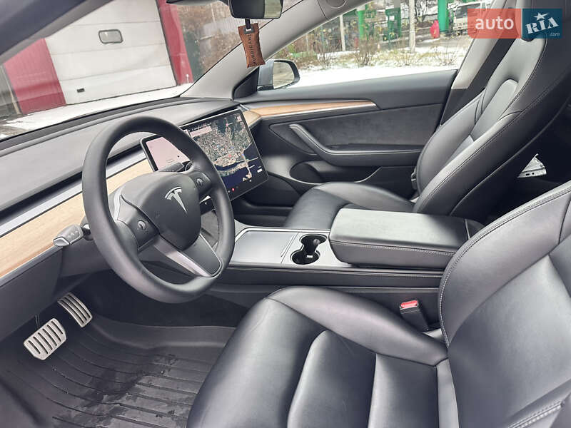 Седан Tesla Model 3 2021 в Вышгороде