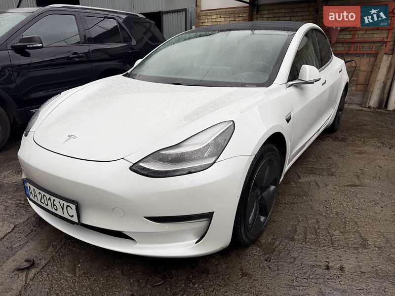 Седан Tesla Model 3 2020 в Киеве