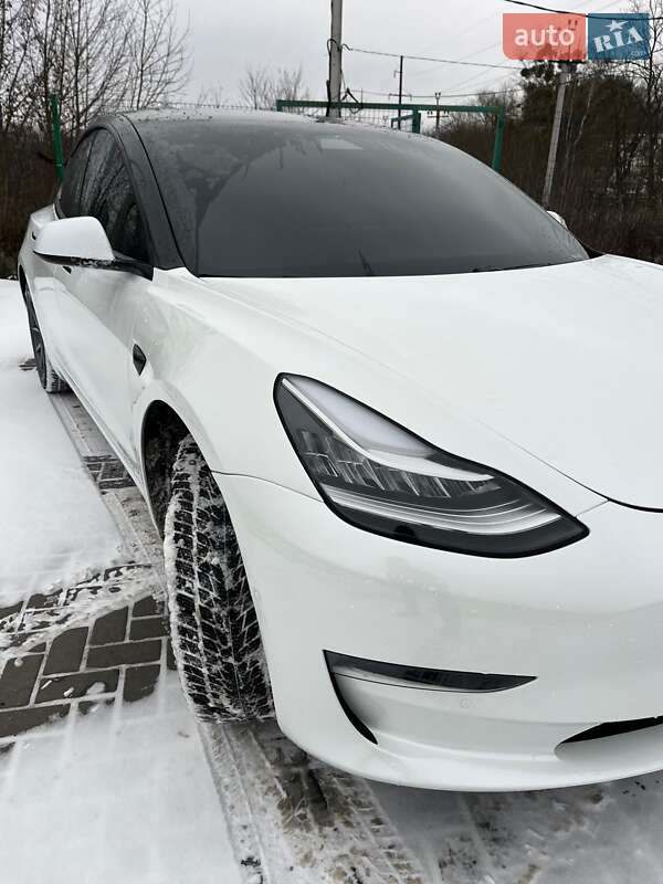 Седан Tesla Model 3 2019 в Житомире