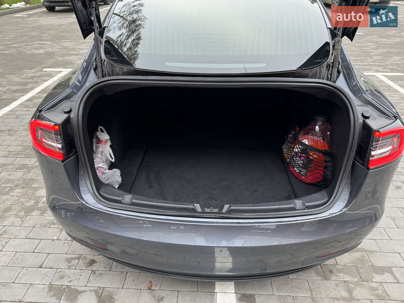 Седан Tesla Model 3 2019 в Києві