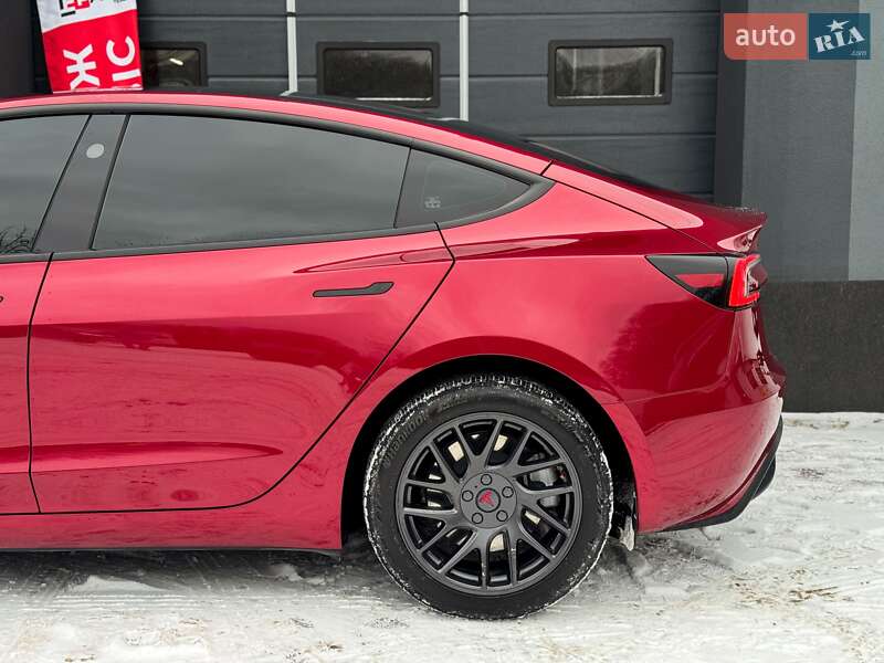 Седан Tesla Model 3 2024 в Киеве
