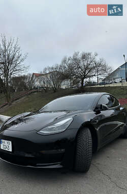 Седан Tesla Model 3 2022 в Киеве