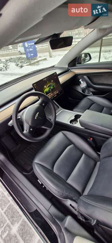 Седан Tesla Model 3 2023 в Днепре