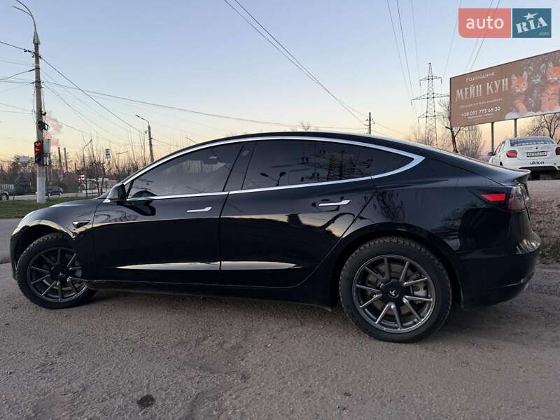 Седан Tesla Model 3 2019 в Кривом Роге