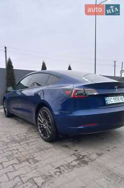 Седан Tesla Model 3 2018 в Шептицькому