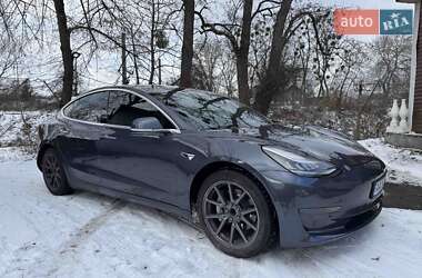Седан Tesla Model 3 2020 в Киеве