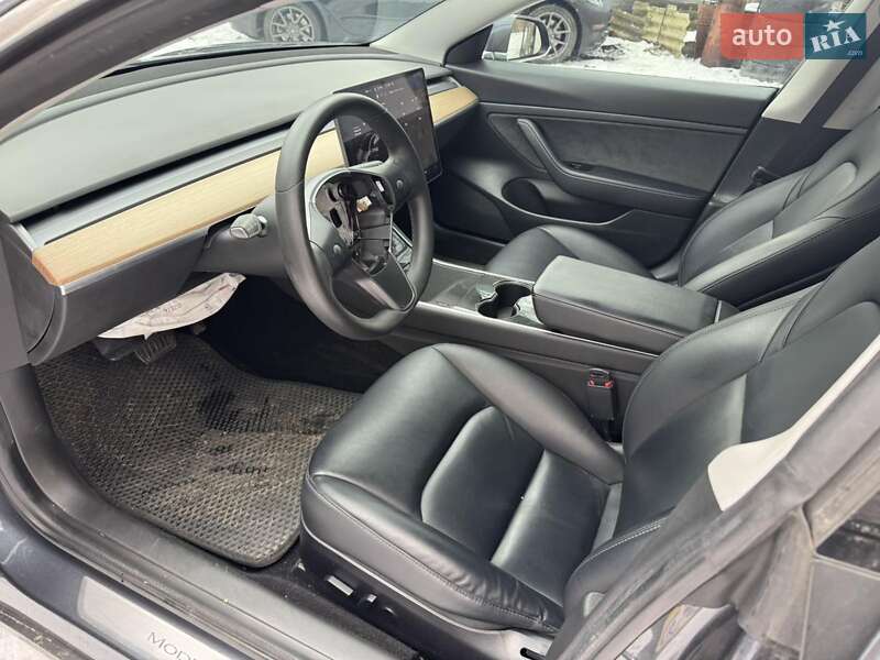Седан Tesla Model 3 2020 в Киеве