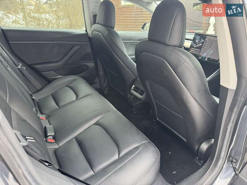 Седан Tesla Model 3 2020 в Киеве