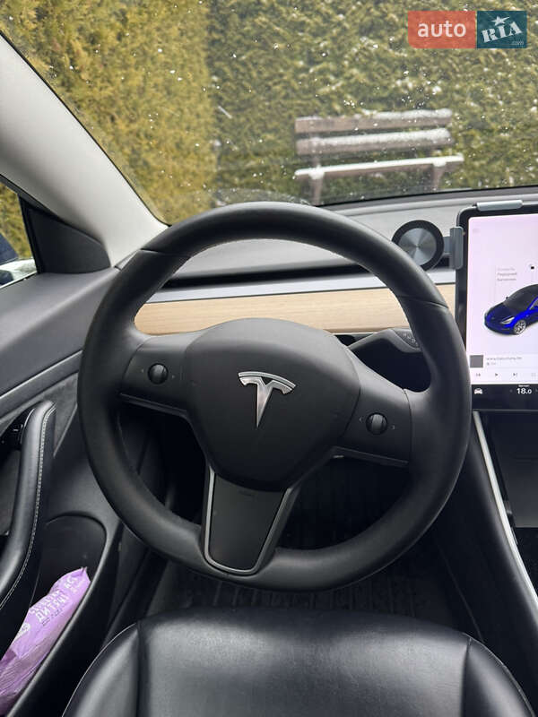 Седан Tesla Model 3 2019 в Львові фото 15 Седан Tesla Model 3 2019 в Львові