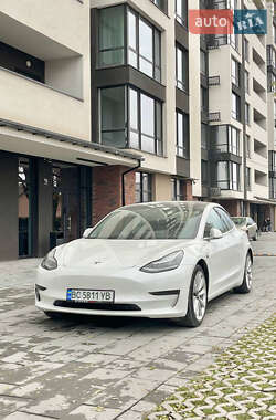 Седан Tesla Model 3 2020 в Ивано-Франковске