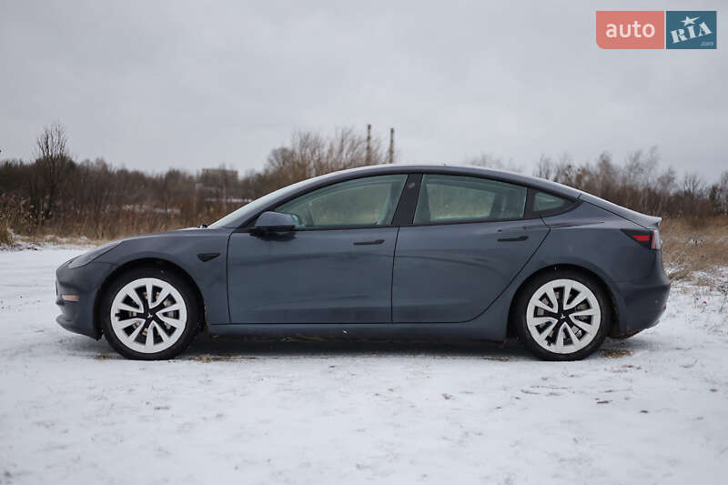 Седан Tesla Model 3 2021 в Новояворовске