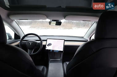 Седан Tesla Model 3 2021 в Львові