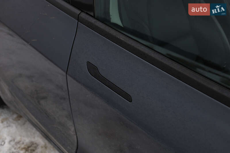 Седан Tesla Model 3 2021 в Новояворовске