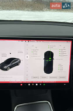 Седан Tesla Model 3 2021 в Львові