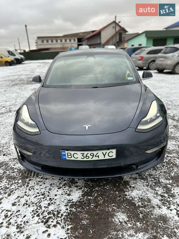 Седан Tesla Model 3 2020 в Сокалі