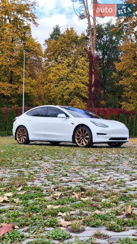 Седан Tesla Model 3 2020 в Харькове